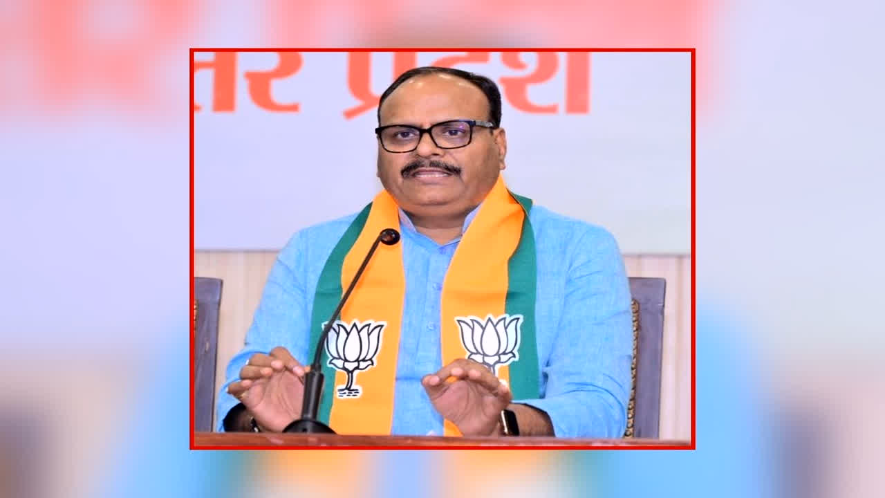 UP Deputy CM targets Akhilesh Yadav: ‘सपा को ब्राह्मण नहीं, सिर्फ वोट बैंक दिखता है’… अखिलेश पर योगी सरकार के दोनों उपमुख़्यमंत्रियों का बड़ा हमला, कहा- ‘चोरी भी, सीनाजोरी भी’…