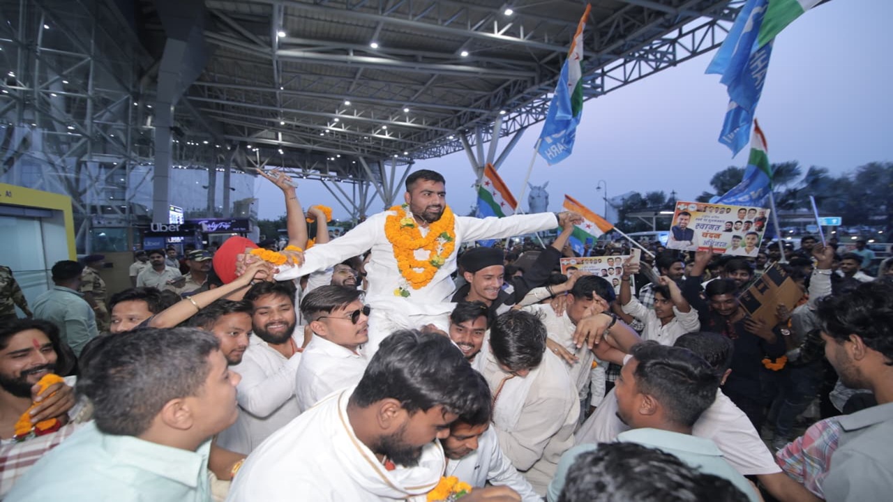 CG Youth Congress Elections: छत्तीसगढ़ यूथ कांग्रेस में चुनाव के बीच बड़ा उलटफेर, ये युवा नेता निर्विरोध प्रदेश उपाध्यक्ष निर्वाचित, अध्यक्ष के लिए इतने प्रत्याशी मैदान में