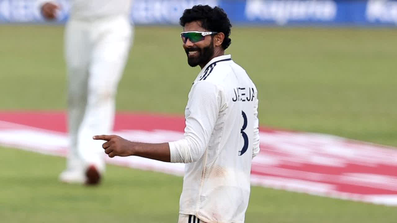 IND vs SL 1st Test Ravindra Jadeja: पहले टेस्ट में रवींद्र जडेजा ने रचा इतिहास! ऐसा अनोखा रिकॉर्ड बनाने वाले बने दूसरे भारतीय, कपिल देव की इस खास लिस्ट में मारी धमाकेदार एंट्री