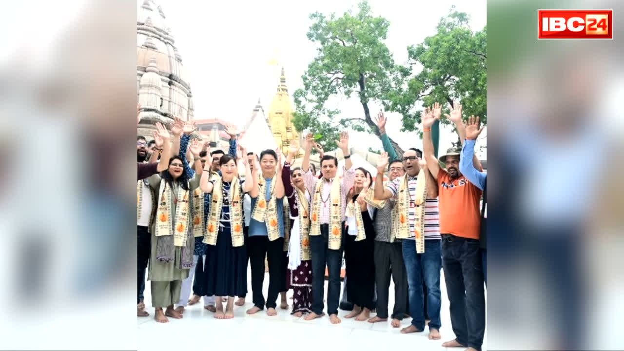 Japanese Delegation in Uttar Pradesh: जापानी गवर्नर के साथ प्रतिनिधिमंडल ने किए बाबा विश्वनाथ के दर्शन.. की योगी सरकार के क्राउड मैनेजमेंट की सराहना