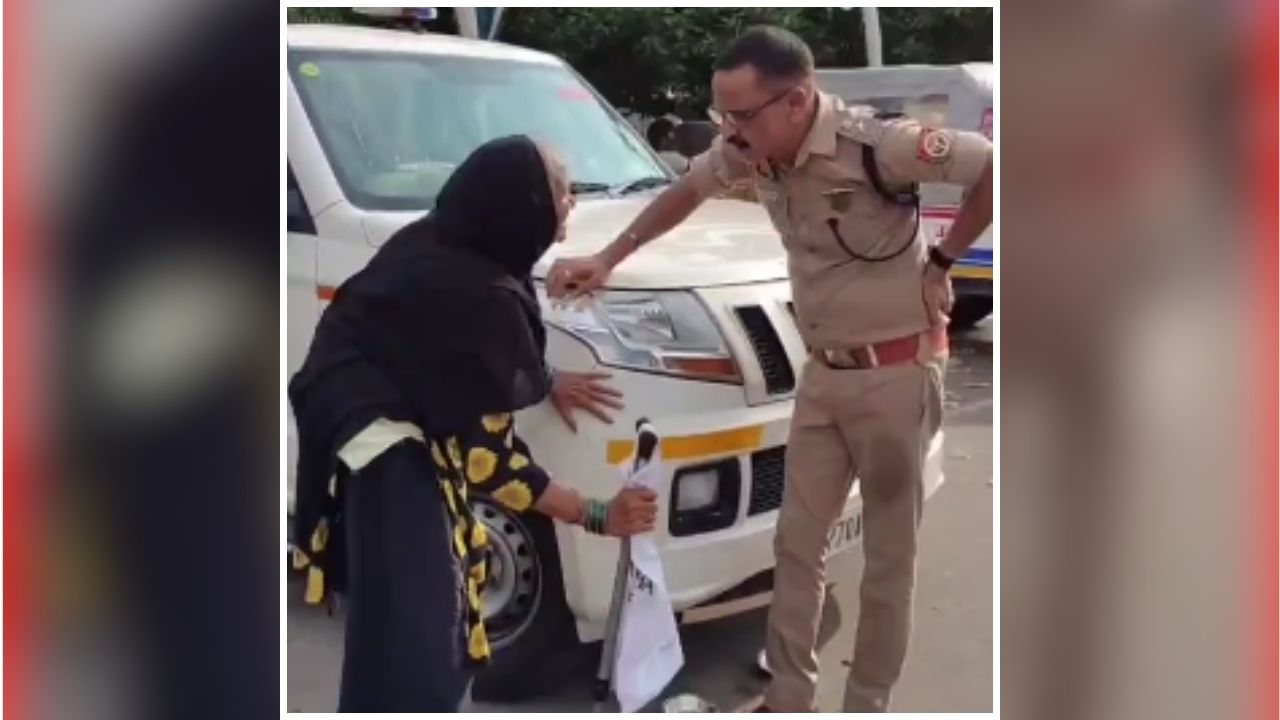 Moradabad Kanwar Yatra: जाम में नहीं मिला कोई साधन, फिर बुजुर्ग महिला के लिए फरिश्ता बने SP सिटी, पेश की इंसानियत की मिसाल