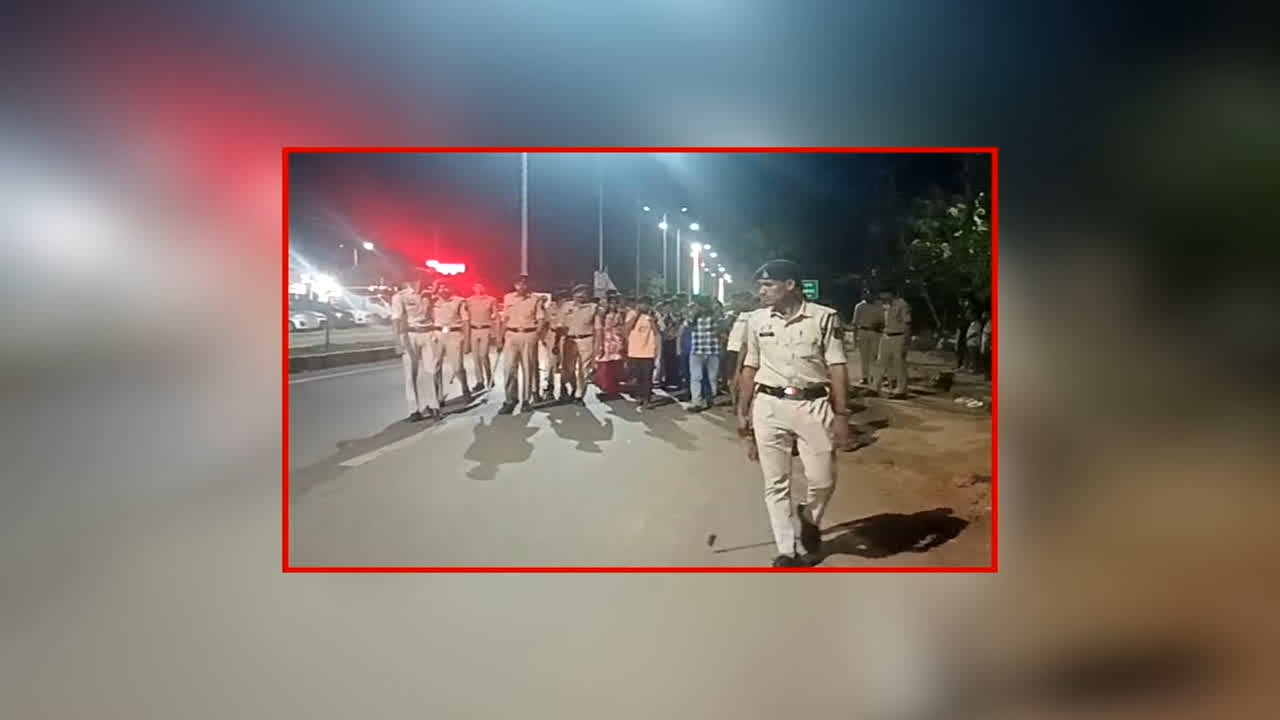 CG Police Raid News: परिजनों ने दी थी थाने को उड़ाने की धमकी, 14 लोगों की गिरफ्तारी के बाद NSA के आरोपी के घर पुलिस ने मारा छापा, जांच में मिली ये चौंकाने वाली चीज