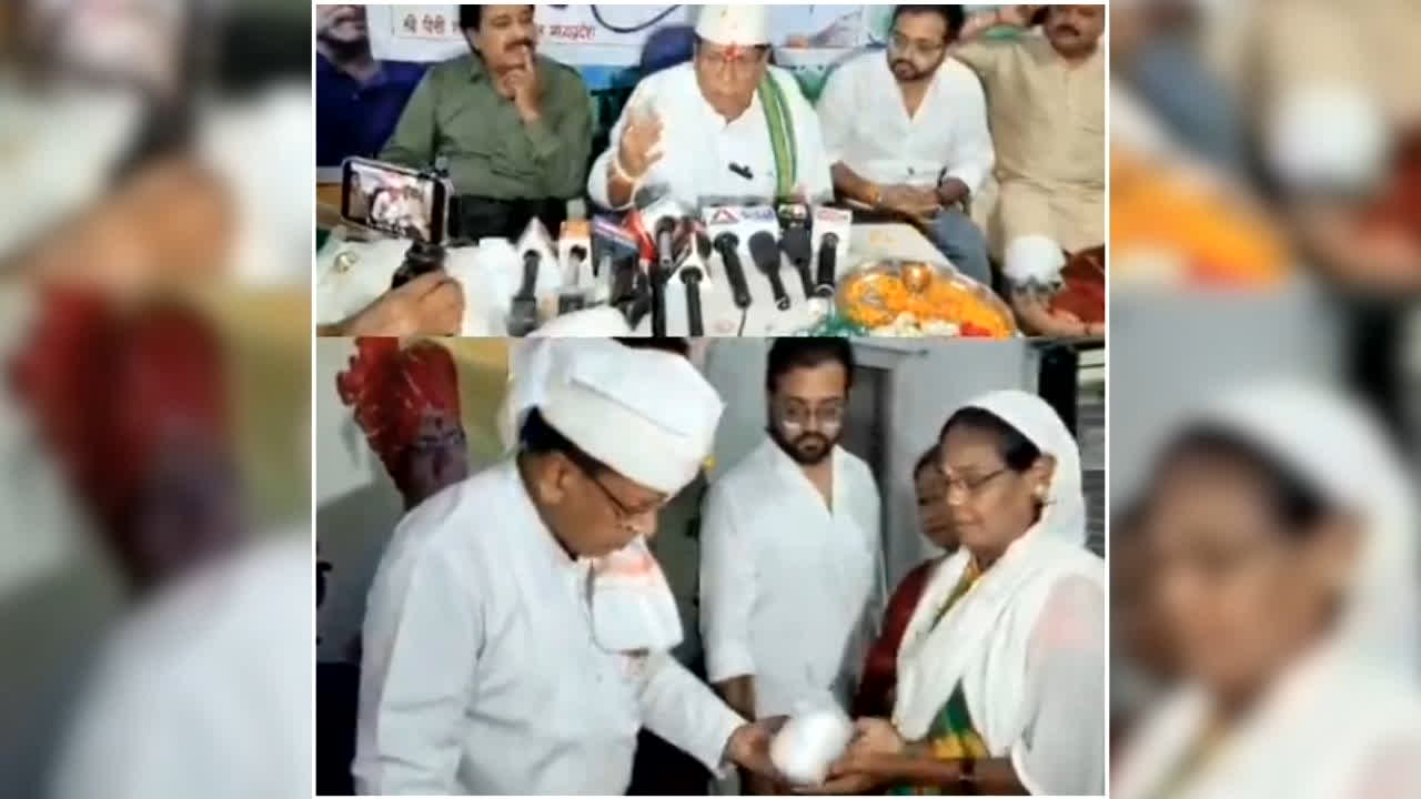 Sugar Gift for Rakhi: मिठाई से भी महंगी हुई चीनी, राखी बांधने आई बहनों को पूर्व मिनिस्टर ने बांटा 1-1 किलो शक्कर, जमकर वायरल हो रहा वीडियो
