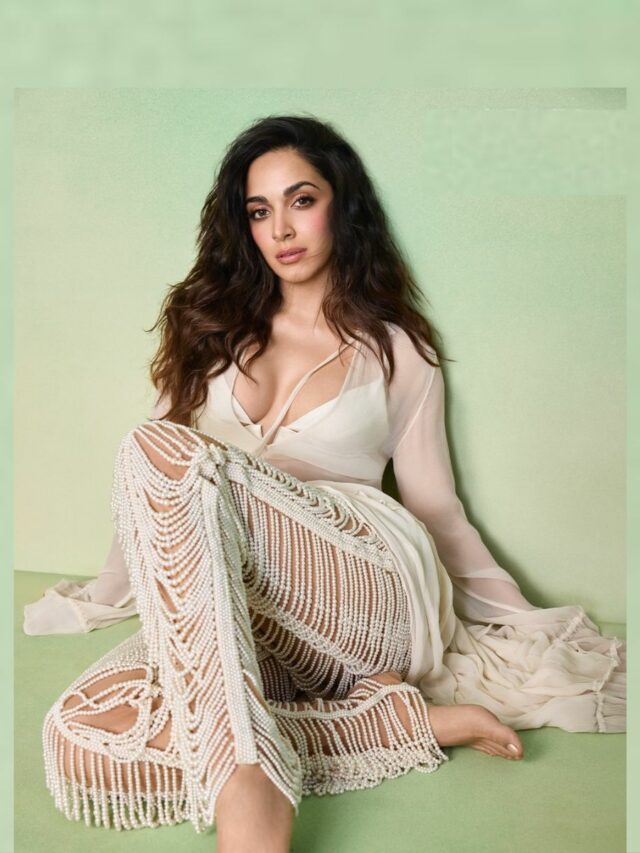 Kiara Advani family Kiara Advani Hot Look: 'टॉक्सिक' की हीरोइन ने ढाया कहर! इन तस्वीरों में दिखा गजब का अंदाज!