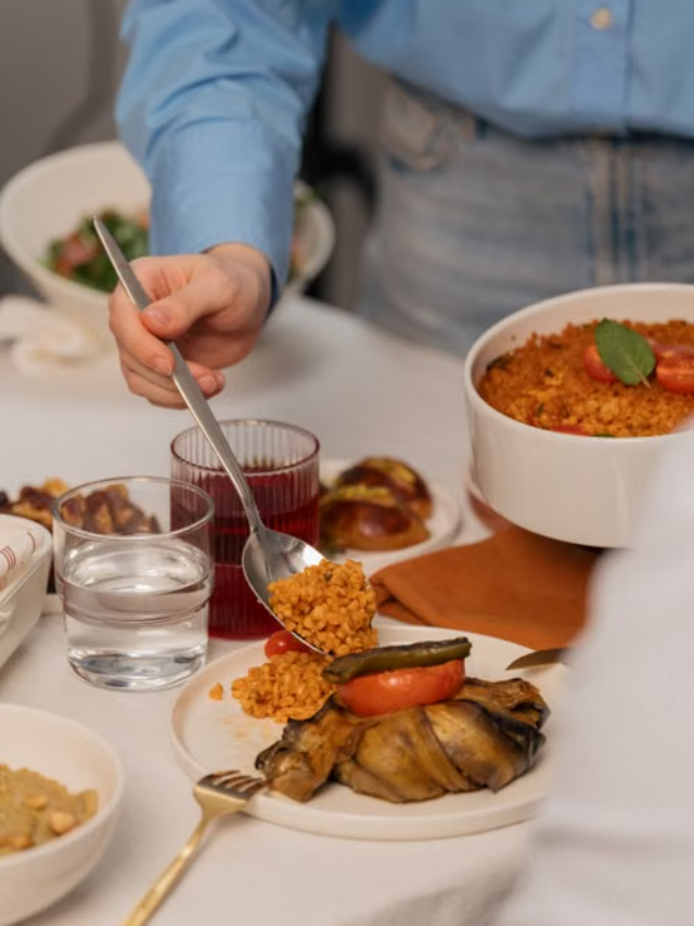Worst Dinner Foods : रात की सबसे बड़ी गलती! डिनर में भूलकर भी न खाएं ये 5 चीज़ें, वरना बिगड़ सकती है सेहत