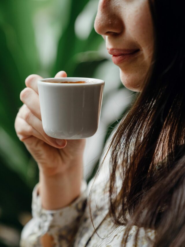 Tea Side Effects: चाय के साथ भूलकर भी न खाएं ये 5 चीजें, वरना सेहत पर पड़ सकता है बुरा असर