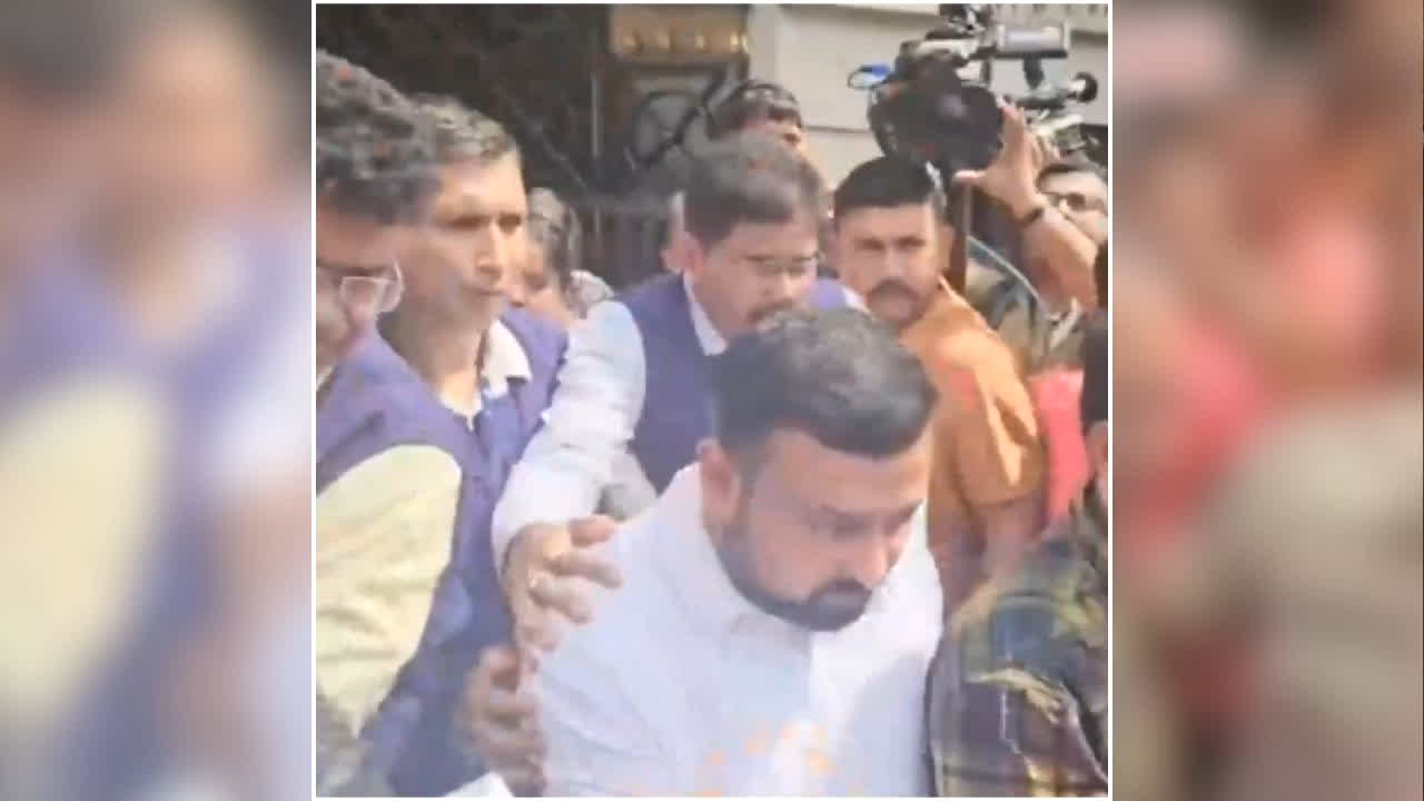 Abhishek Banerjee PA Sumit Roy Arrest: TMC नेता का PA सुमित रॉय गिरफ्तार, इस मामले में जमानत याचिका खारिज होते ही CID ने किया अरेस्ट