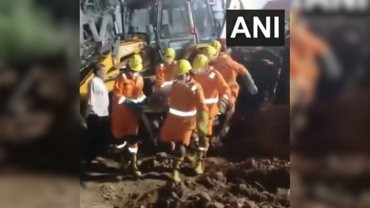 Haryana Building Collapse: तीन मंजिला निर्माणाधीन बिल्डिंग गिरी, 6 लोगों की मौत, मलबे में फंसे लोगों की तलाश जारी