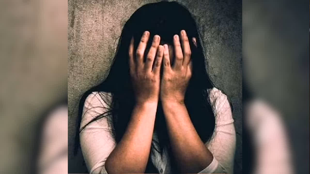Amroha Gang Rape Case: दो पुलिसकर्मी और CRPF ने पार की हैवानियत की सारी हदें, विधायक के फार्महाउस में युवती से किया गैंगरेप