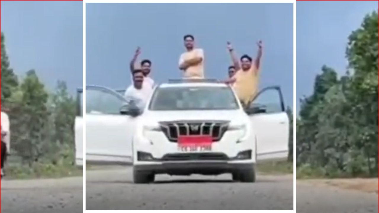 Car stunts Video Viral: चलती कार में खतरनाक स्टंट, चारों दरवाजे और सनरूफ खोलकर दौड़ाई कार, सोशल मीडिया पर वायरल हुआ वीडियो, देखें आप भी..