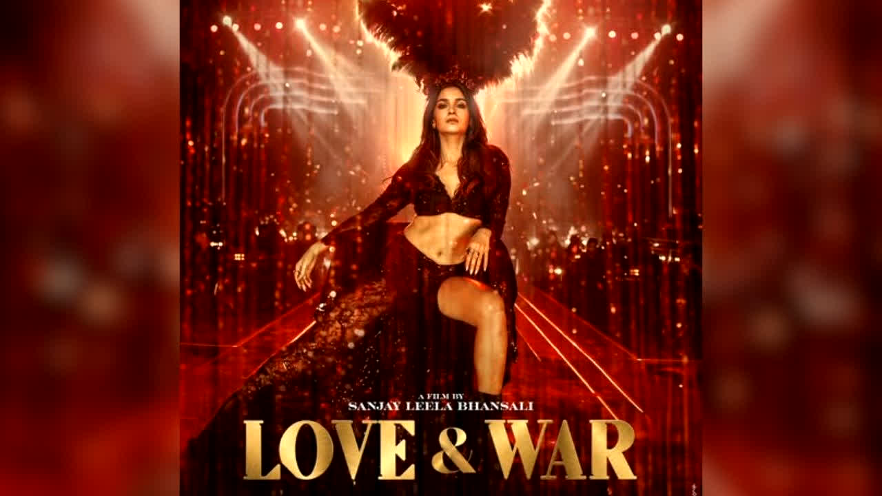 Love & War: आग जैसे तेवर और ग्लैमरस अंदाज! Love & War से आलिया भट्ट का नया लुक सामने आते ही मचा तहलका, तस्वीरें देख थम जाएंगी नजरें!