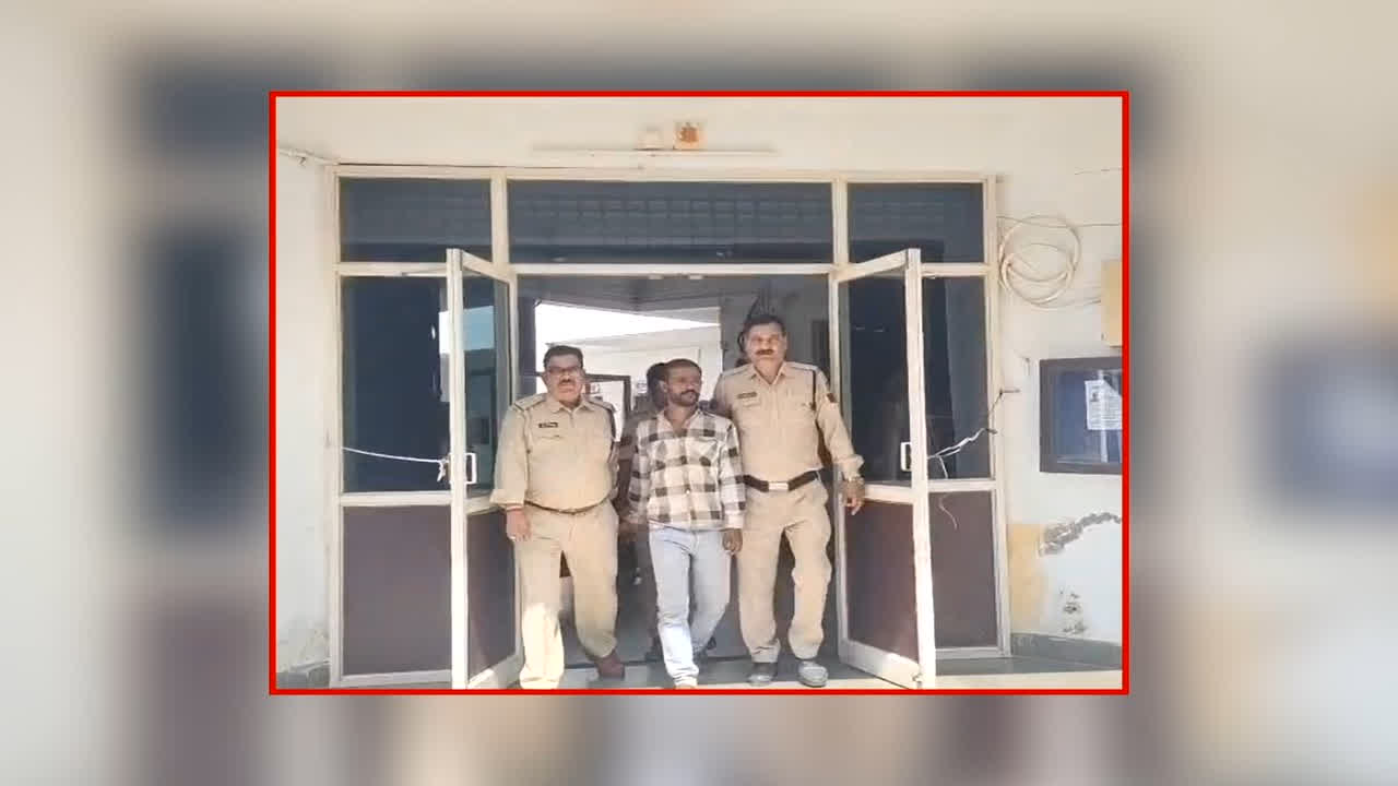 Doda-chura seized in Mandsaur: मक्का के कट्टों के आड़ में हो रही थी इस चीज की तस्करी, देखकर पुलिस भी रह गई सन्न, भारती मात्रा में अवैध पदार्थ किया जब्त