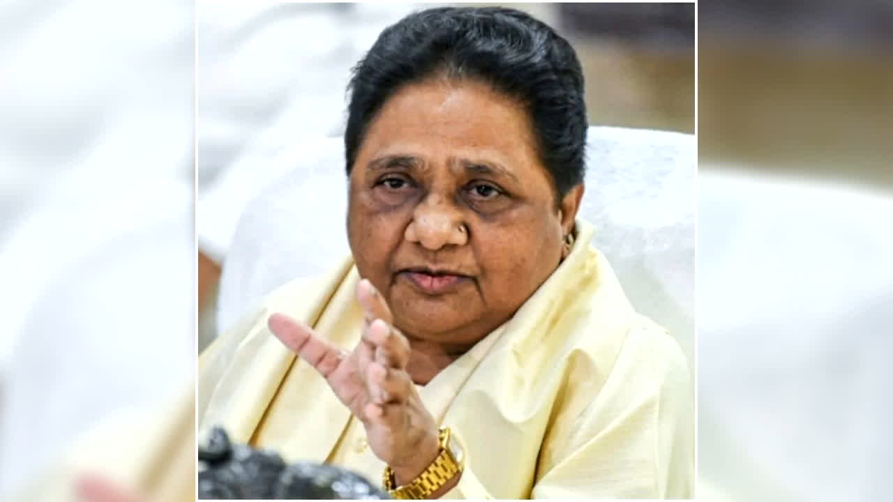 Mayawati on Akash Anand: ‘अब भी अपने दिमाग से काम नहीं ले रहे हैं आकाश’, भतीजे की किस बात पर भड़कीं मायावती? कार्यकर्ताओं को भी किया सचेत