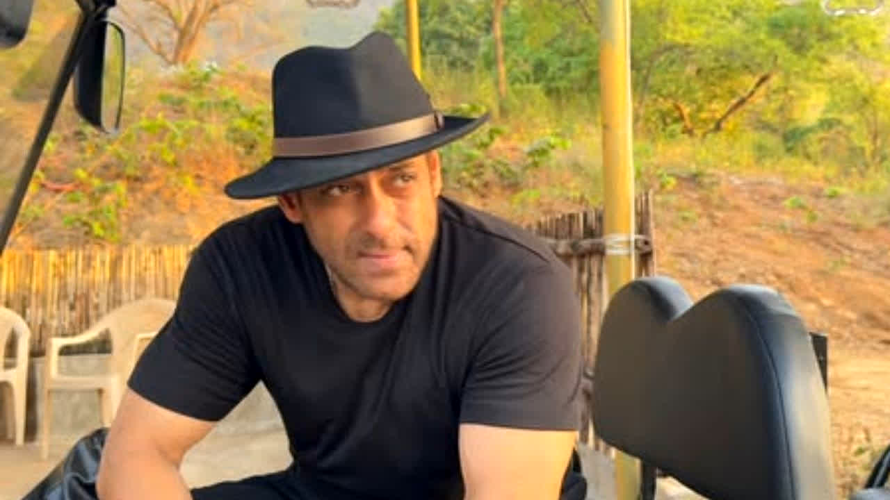 Salman Khan Next Movie: सलमान खान बनेंगे कर्ण? राकेश ओम प्रकाश मेहरा की इस फिल्म को लेकर सामने आया बड़ा अपडेट, नाम जानकर चौंक जाएंगे!
