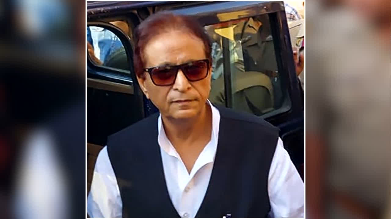 Samajwadi Party Leader Azam Khan FIR: गिरफ्तार होंगे सपा नेता आजम खान? हज समिति ने दर्ज कराई FIR, जानें पूरा मामला