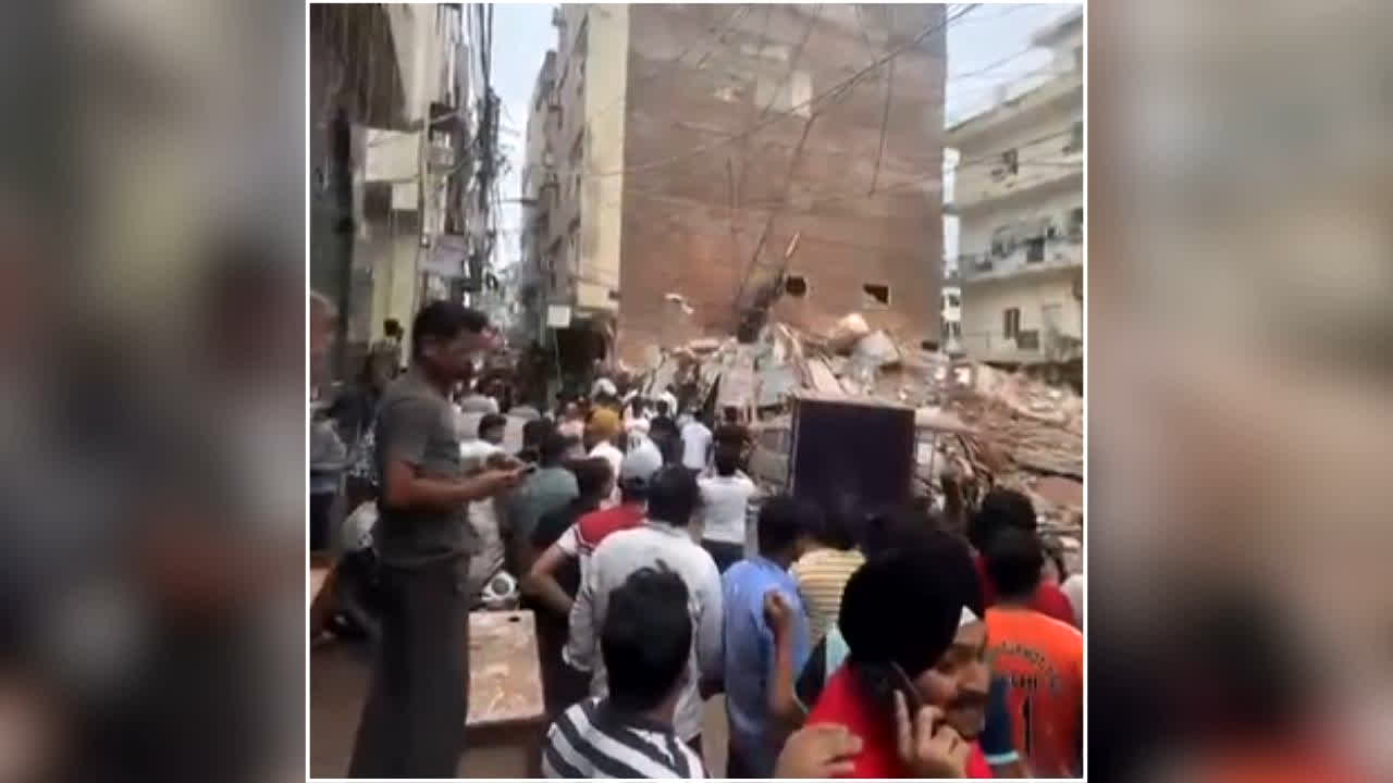 Satya Niketan Building Collapse: राजधानी के सत्य निकेतन में ढही बिल्डिंग, कई लोगों के मलबे में दबे होने की आशंका, राहत-बचाव अभियान जारी