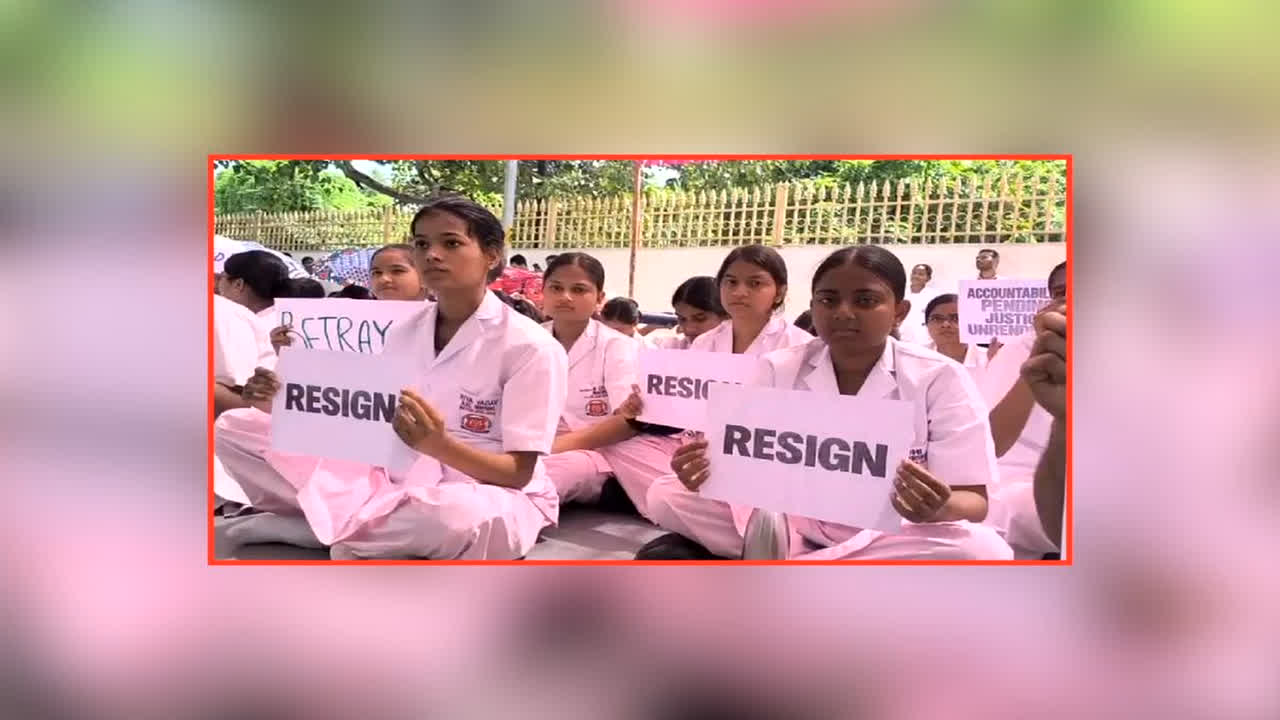 Nursing Student Protest News: नर्सिंग छात्रों ने फिर शुरू किया धरना, अब कर रहे ये बड़ी मांग, भूख हड़ताल पर जानें की दी चेतावनी