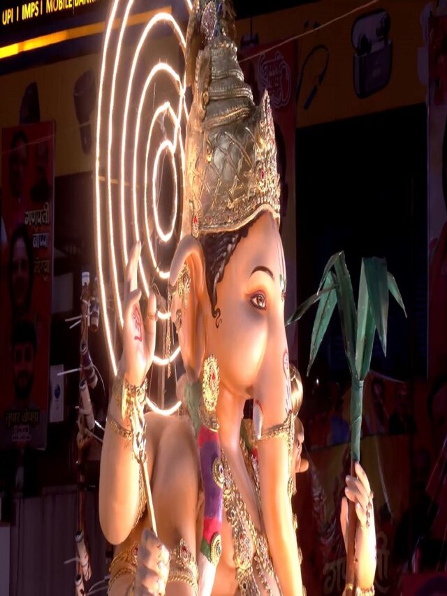 Ganesh Jhanki 2026: नाग लोक से नरक तक... गणेश झांकी में दिखा अनोखा नजारा! DJ की धुन पर जमकर थिरके रायपुरवासी