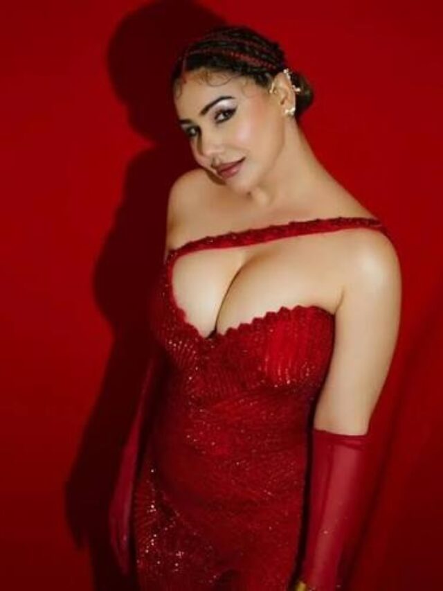 Kangna Sharma Hot Look: क्या आपने देखा कंगना शर्मा का ये बोल्ड अवतार, रेड ड्रेस में शेयर की खूबसूरत तस्वीरें