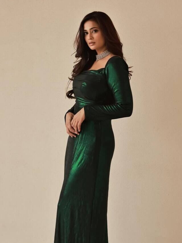 Shweta Tiwari Latest Hot Pics: श्वेता तिवारी ने ग्लैमरस लुक से मचाई धूम, बोल्ड अवतार ने खींचा फैंस का ध्यान