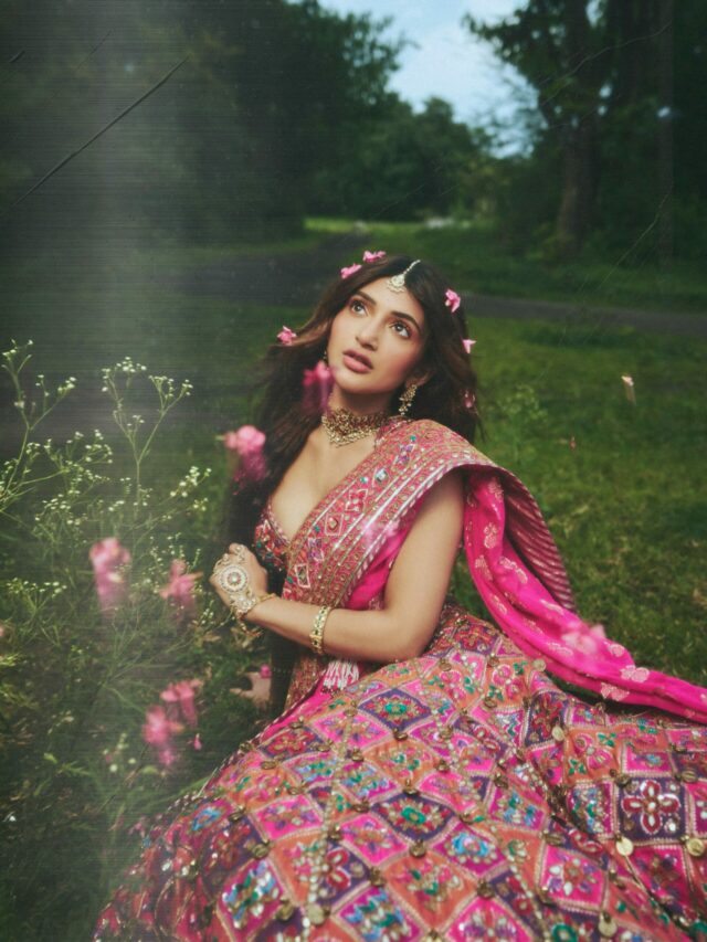 Sreeleela New Look: Sreeleela का राधा रानी अवतार देख थम गईं निगाहें, नटखट अदाएं देख फैंस भी रह गए दंग!