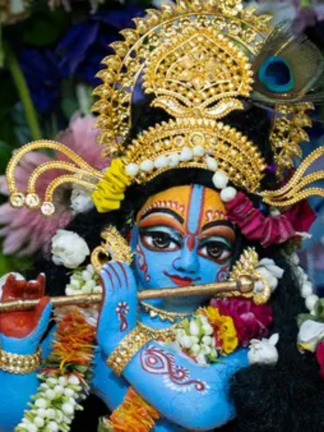 Janmashtami par kya daan kare: जन्माष्टमी पर ये 5 चीजें करें दान, दूर होंगी परेशानियां और बढ़ेगी सुख-समृद्धि, जानें भगवान कृष्ण को प्रसन्न करने के उपाय