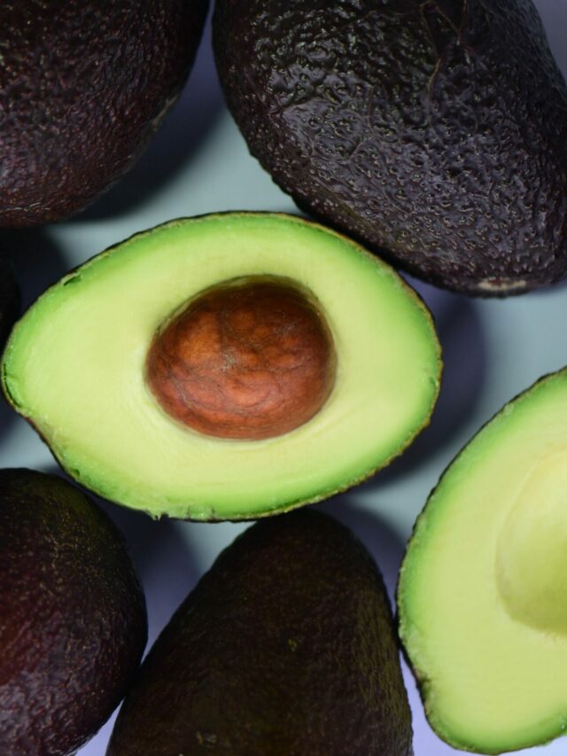 Avocado Eating Benefits: सुबह या शाम रोज खाए 1 एवोकाडो, शरीर में होंगे ये कमाल के बदलाव! जानिए इसके छिपे फायदे