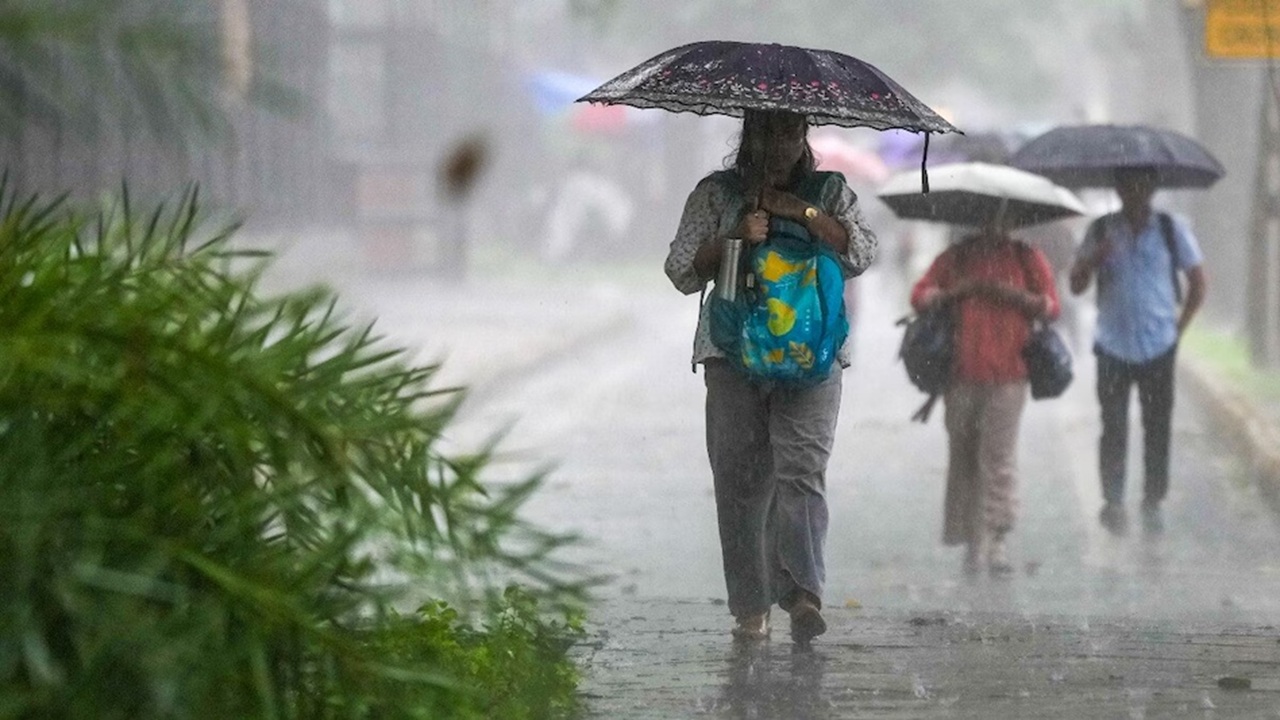 3 अक्टूबर को 13 राज्यों में बारिश का अलर्ट