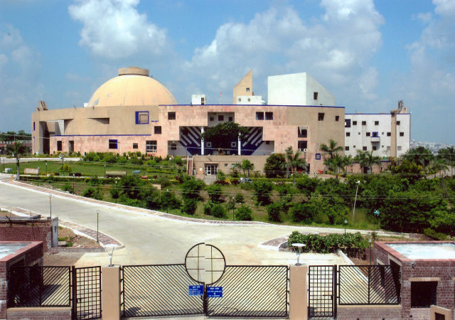 MP: विस में जातिगत आरक्षण के मुद्दे पर विपक्ष का वॉकआउट, दलित छात्र की मौत का मामला भी गूंजा