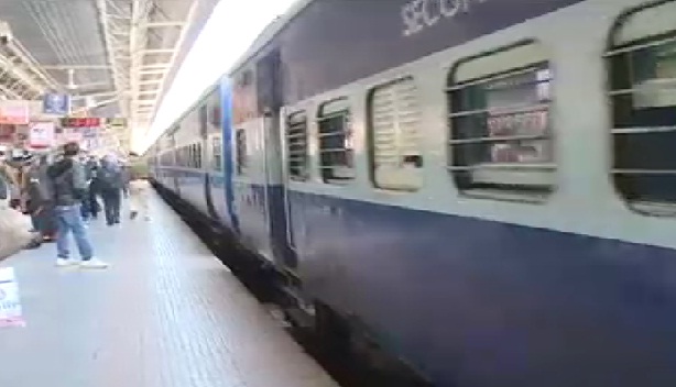 रेलवे में अब हर बार इस्तेमाल के बाद धुले कंबल मिलेंगे