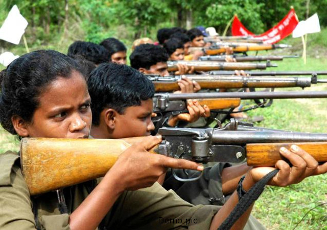 ग्रामीणों का आरोप नक्सली छीन रहे हैं उनकी जमीन और मवेशी