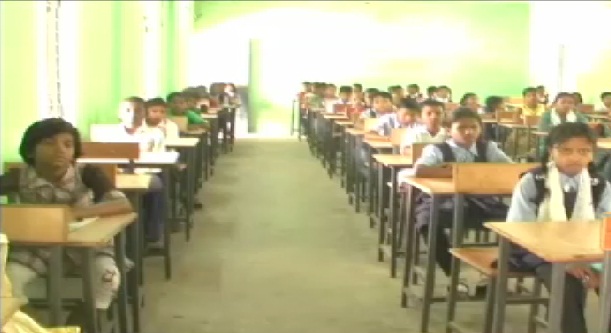 पेपर लीक होने के बावजूद 11वीं और 9वीं की परीक्षा आयोजित की गई