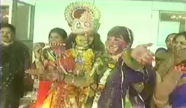 होली से पहले महिलाओं ने धूमधाम से खेला फाग