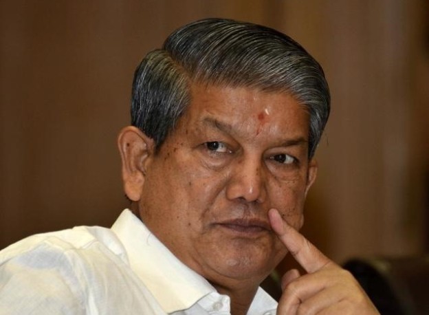 मुश्किल में रावत सरकार,  बागियों पर कार्रवाई के निर्देश