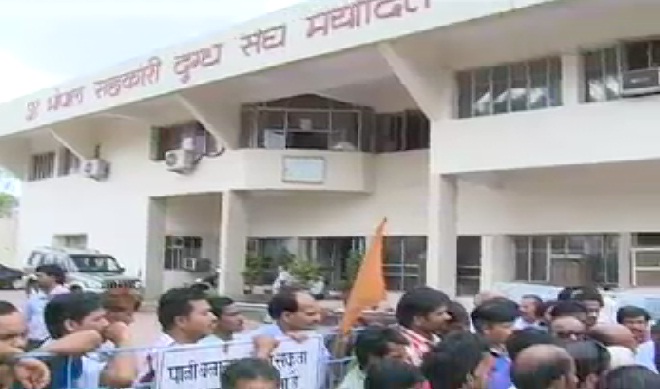 सांची दुग्धसंघ कर्मचारियों की हड़ताल खत्म, काम पर लौटे कर्मचारी