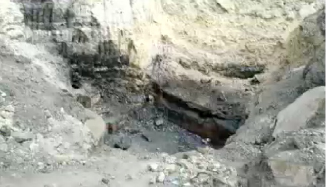 अवैध कोयला खदान धसने से 1 की मौत, मलबे में दबने 4 घायल