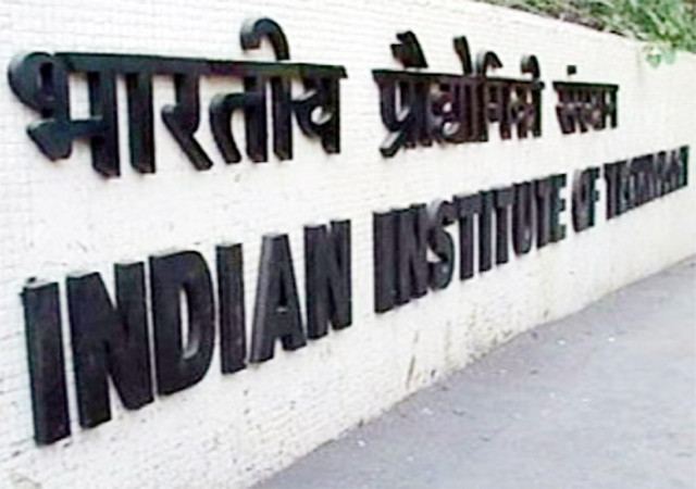 IIT संस्थानों की फीस में बढ़ोत्तरी, BPL और SC, ST छात्रों की फीस माफ