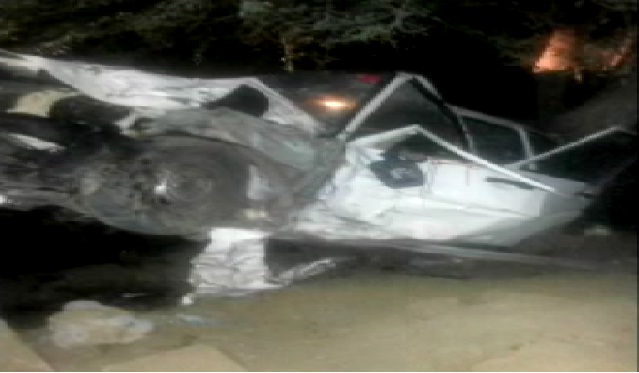 स्कॉर्पियो पेड़ से टकराई, 2 लोगों की मौत, 9 घायल