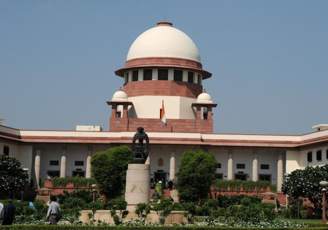 विवाहित बेटी को भी संपत्ति दे सकता है पिताः SC