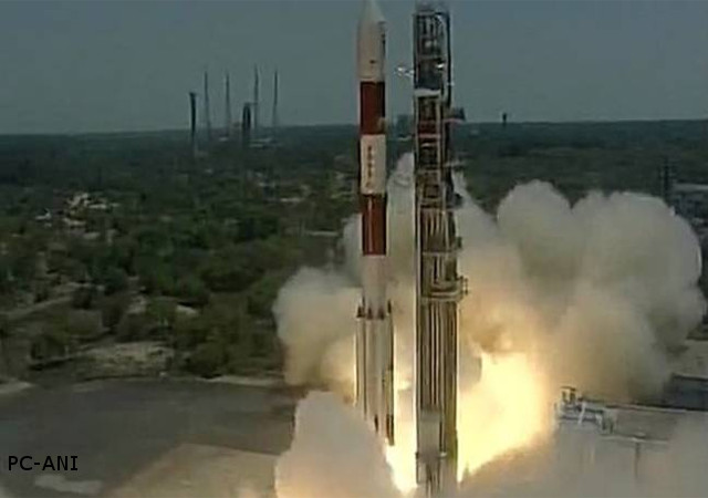 ISRO ने लॉन्च किया नेविगेशन सैटेलाइट, पीएम मोदी ने दी बधाई