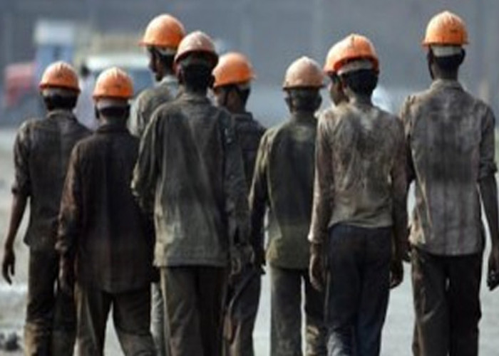 सऊदी में कंपनी से 50 हजार लोगों को नौकरी से निकाला गया