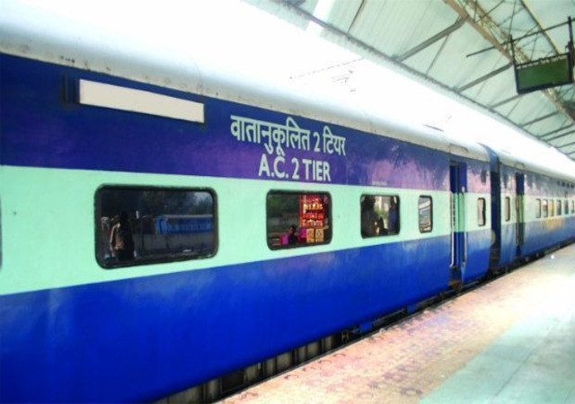 बस्तर से विशाखापट्टनम तक चलने वाली पैसेंजर ट्रेन में जुड़े दो AC कोच