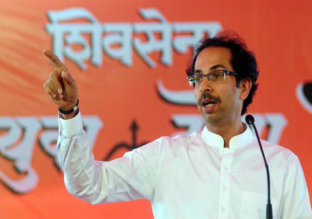 गिरगिट से भी ज्यादा तेजी से रंग बदल रही भाजपा सरकारः शिवसेना