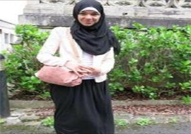 लॉन्ग स्कर्ट पहनकर आई तो स्कूल आने पर लगा प्रतिबंध