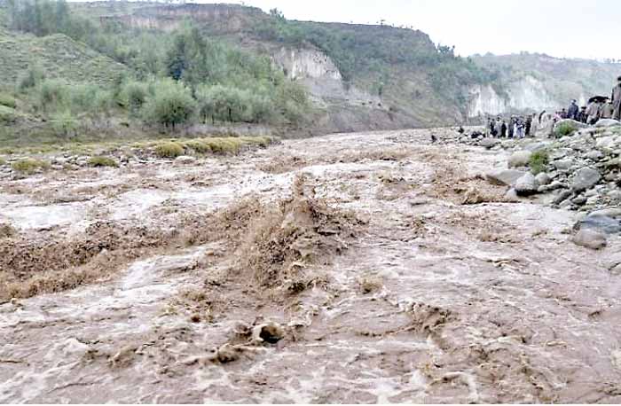 उत्तराखंड में बादल फटने और ओलावृष्टि से कई गांव में तबाही