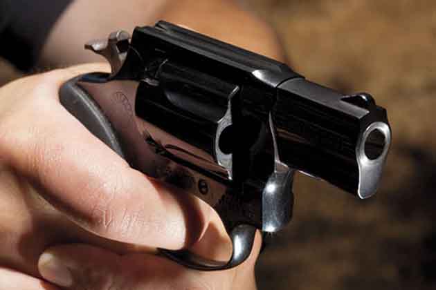 बिहार: दो जवानों को गोली मारकर इसांस रायफल की लूट