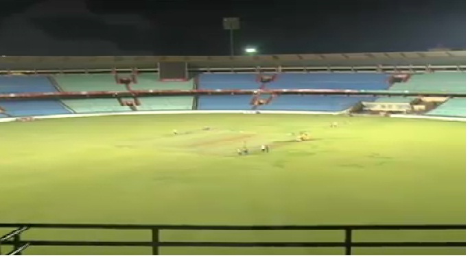 IPL मैच से पहले खेल सचिव सोनमणी बोरा ने स्टेडियम का निरीक्षण किया
