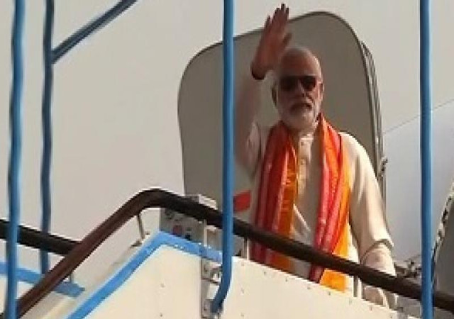 PM नरेंद्र मोदी ईरान यात्रा पर रवाना, कई क्षेत्रों में निवेश पर हो सकता है समझौता
