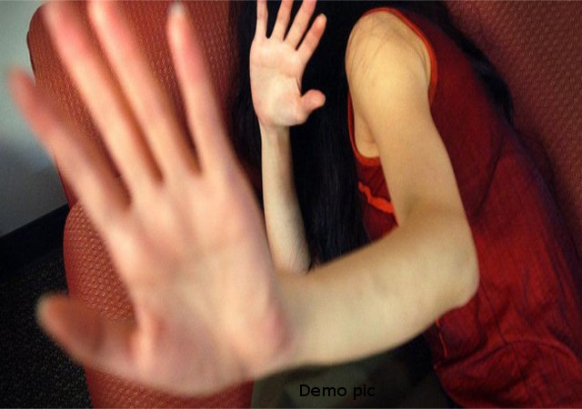 कोलकाता: चलती गाड़ी में युवती से गैंगरेप