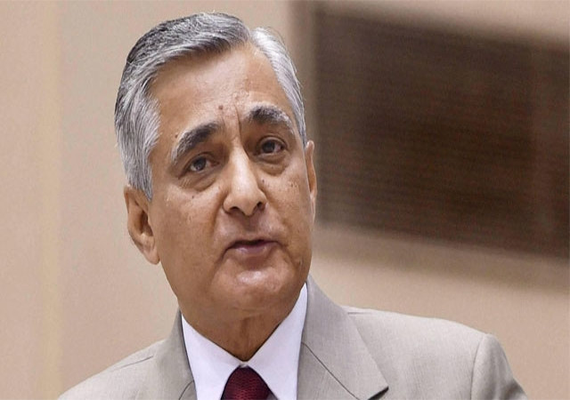 ‘अदालतें केवल अपनी संवैधानिक जिम्मेदारी अदा करती हैं’